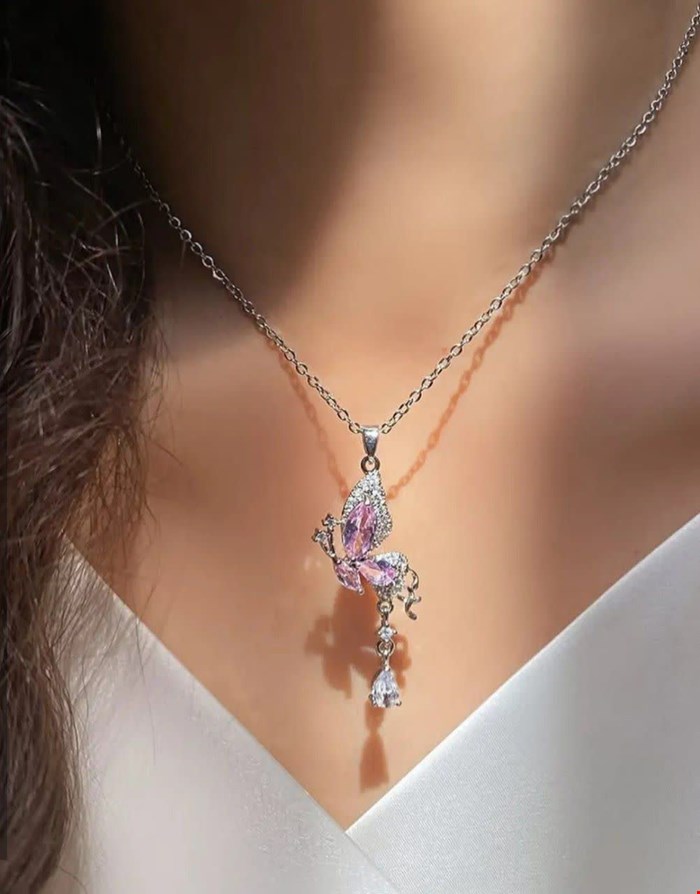 گردنبند پروانه نگینی آویزدار